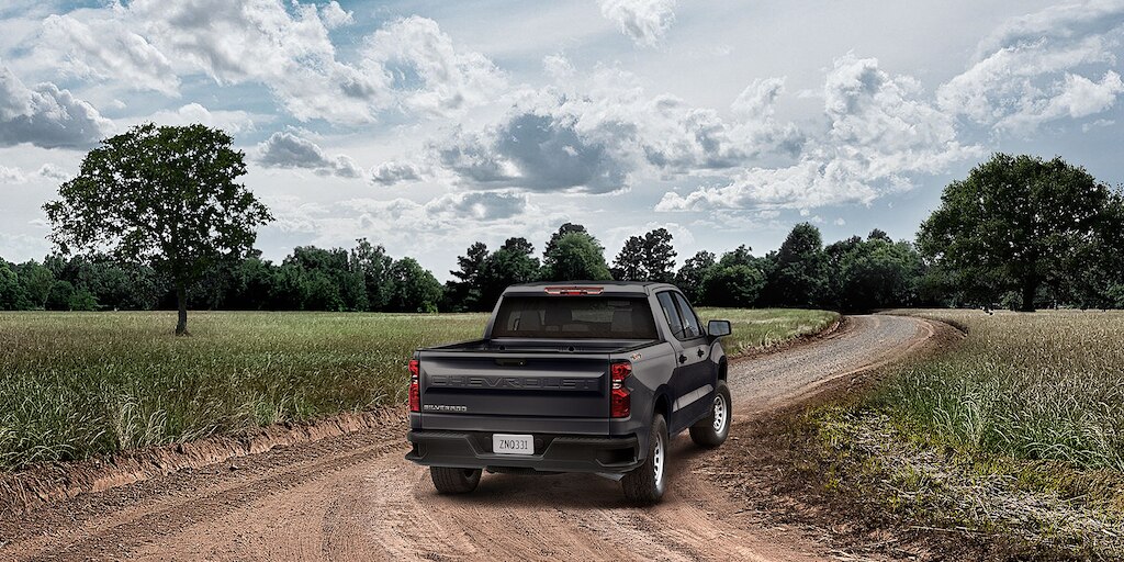 Chevrolet Silverado Turbo 2024, camioneta de trabajo con capacidad de carga de hasta 966 kg y de arrastre superior a 4T